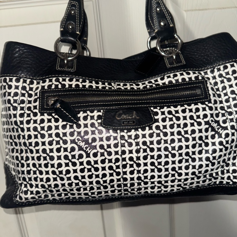 🌹COACH🌹Monochrome Signature Shoulder Bag EUC